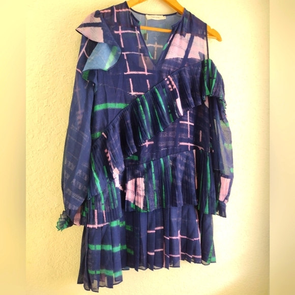 Three Floor Dresses Tiered Pleated Cold Shoulder Mini Dress - Picture 2 of 7